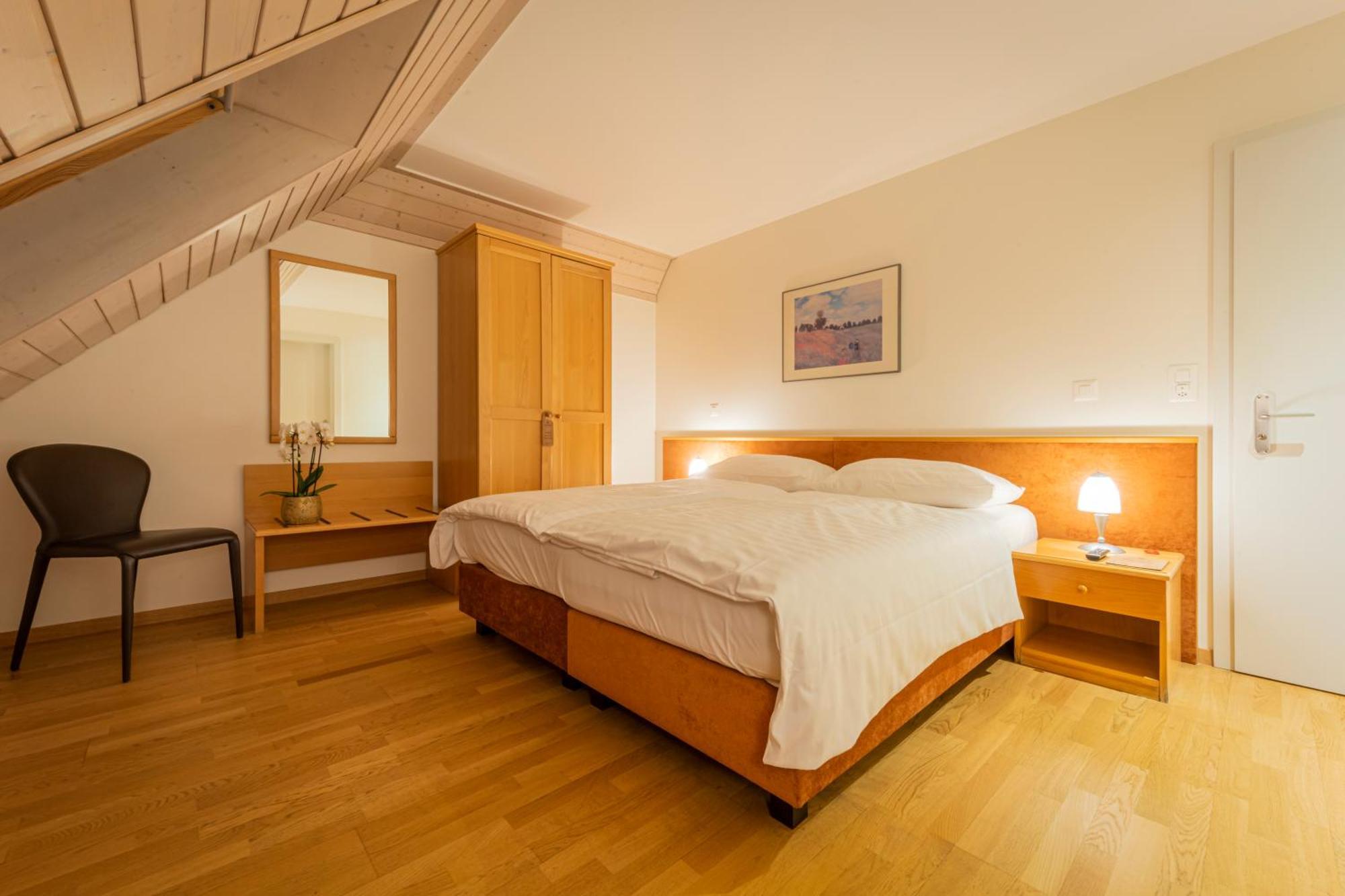 Hotel Du Cheval Blanc - City Center Bulle Exterior photo